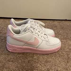 Hard to find Pink and white air force 1’s